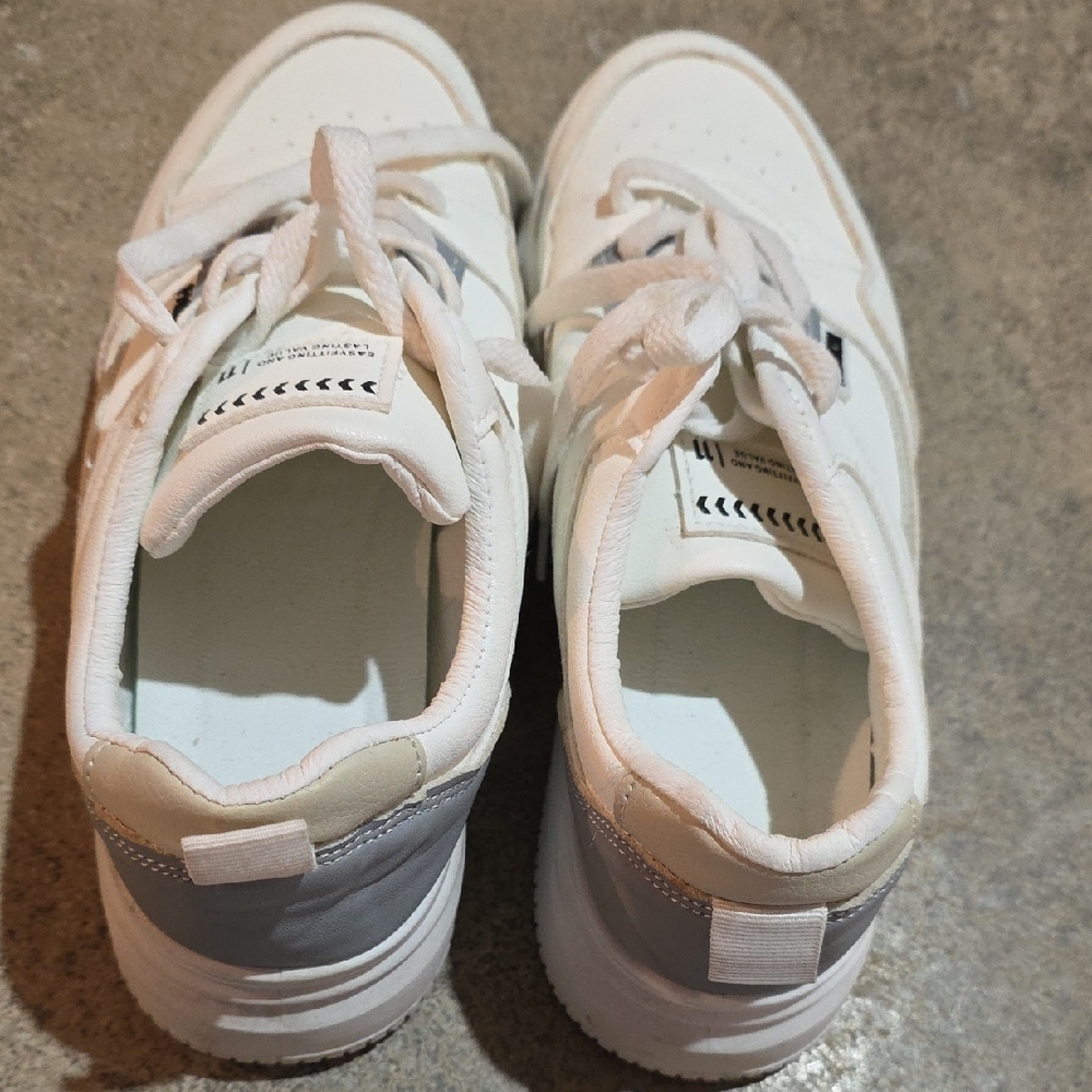 Chic Women's White and Gray Sneakers